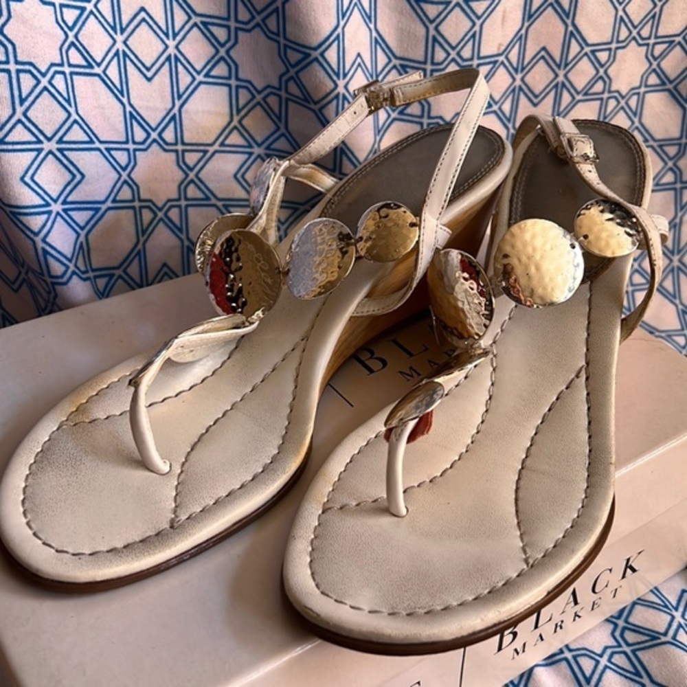 White House Black Market Beck white leather‎ blinged wedge sandal 8M